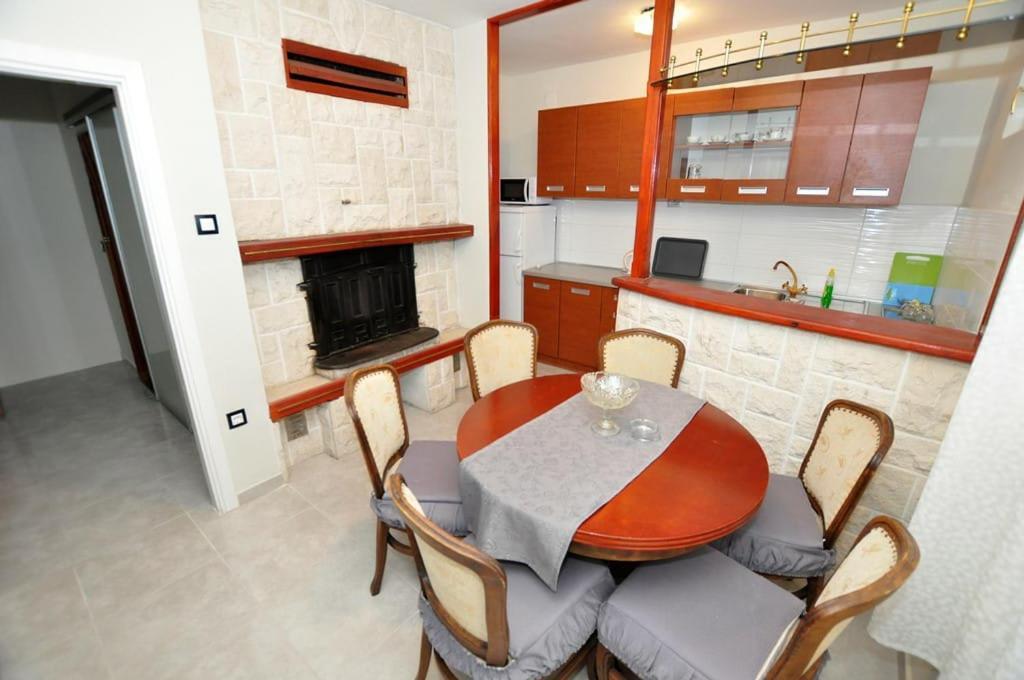 Apartments Gabi Omiš Exterior foto